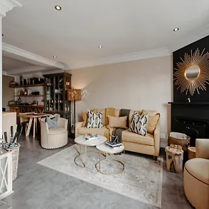**** Guest house Cape Finest Located In De Waterkant South Africa