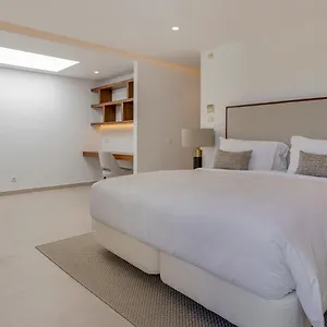 Pine Cliffs Village Hotel